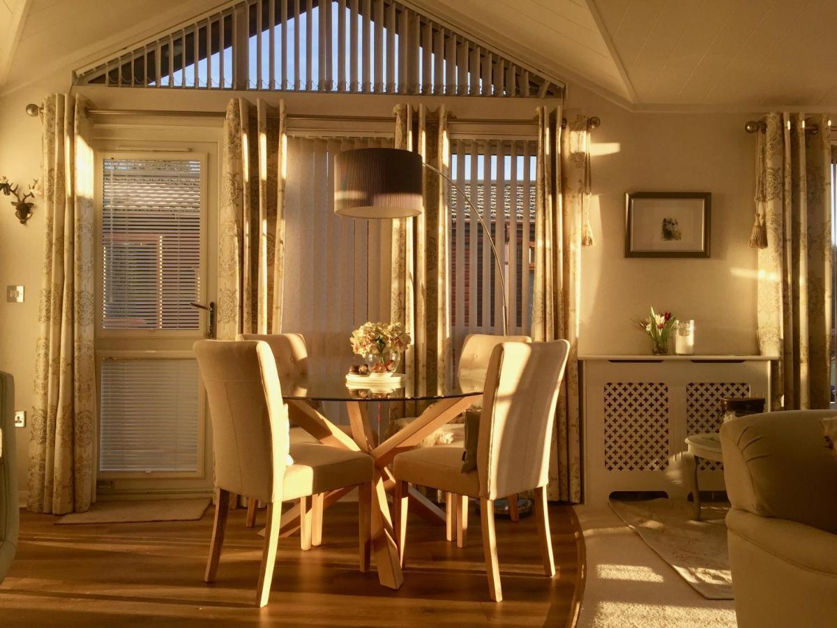 Otter Lodge Auchterarder Buitenkant foto